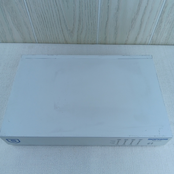 SOPHOS SG 125 Rev. 1 Security Appliance Firewall.  Does not come with any cords. - Picture 4 of 13